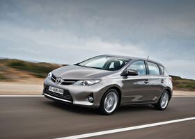 Toyota Auris 2015 на тест-драйве, фото 2