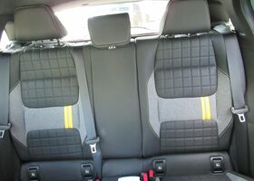 Рено R 4 2025 в Европе на Automoto.ua Зеленый Рено R 4, объемом двигателя 0 л и пробегом 2 тыс. км за 44111 $, фото 10 на Automoto.ua