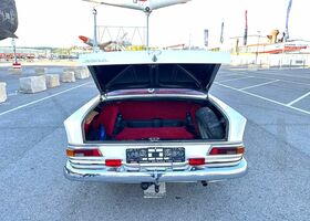 Мерседес 200 1967 в Европе на Automoto.ua Белый Мерседес 200, объемом двигателя 0 л и пробегом 137 тыс. км за 22749 $, фото 8 на Automoto.ua