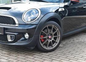 Чорний Міні Cooper S, об'ємом двигуна 1.6 л та пробігом 133 тис. км за 11817 $, фото 2 на Automoto.ua