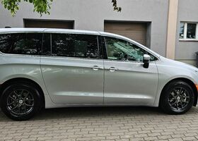 Крайслер Pacifica 2022 у Європі на Automoto.ua Сірий Крайслер Pacifica, об'ємом двигуна 3.61 л та пробігом 87 тис. км за 28766 $, фото 38 на Automoto.ua
