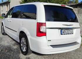 Крайслер Town & Country, об'ємом двигуна 3.61 л та пробігом 265 тис. км за 13283 $, фото 2 на Automoto.ua