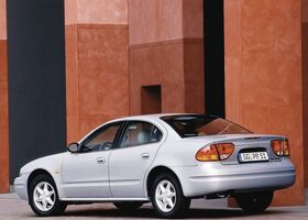 Шевроле Алеро, Седан 1999 - н.в. 2.4 i 16V