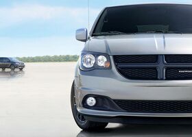 Dodge Grand Caravan 2017 на тест-драйве, фото 3