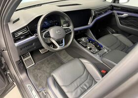 Фольксваген Туарег 2024 в Европе на Automoto.ua Серый Фольксваген Туарег, объемом двигателя 3 л и пробегом 66 тыс. км за 85020 $, фото 13 на Automoto.ua