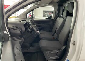 Тойота Proace Verso 2021 в Европе на Automoto.ua Белый Тойота Proace Verso, объемом двигателя 1.5 л и пробегом 112 тыс. км за 10990 $, фото 6 на Automoto.ua