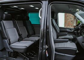 Фольксваген T6.1 Transporter 2023 у Європі на Automoto.ua Чорний Фольксваген T6.1 Transporter, об'ємом двигуна 1.97 л та пробігом 5 тис. км за 102412 $, фото 4 на Automoto.ua