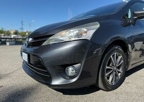 Тойота Версо 2015 у Європі на Automoto.ua Чорний Тойота Версо, об'ємом двигуна 1.6 л та пробігом 175 тис. км за 10025 $, фото 5 на Automoto.ua