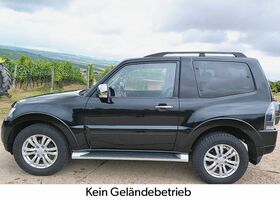 Міцубісі Паджеро 2016 у Європі на Automoto.ua Чорний Міцубісі Паджеро, об'ємом двигуна 3.2 л та пробігом 107 тис. км за 36935 $, фото 4 на Automoto.ua