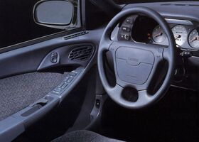 Деу Есперо, Седан 1995 - 1999 1.5 i 16V (90)