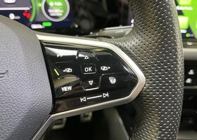 Фольксваген Golf GTE 2022 в Европе на Automoto.ua Черный Фольксваген Golf GTE, объемом двигателя 1.4 л и пробегом 50 тыс. км за 32598 $, фото 13 на Automoto.ua