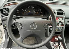 Мерседес ЦЛК-Класс 1999 в Европе на Automoto.ua Серый Мерседес ЦЛК-Класс, объемом двигателя 3.2 л и пробегом 49 тыс. км за 46900 $, фото 13 на Automoto.ua