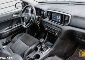 Кіа Sportage, об'ємом двигуна 1.59 л та пробігом 115 тис. км за 16414 $, фото 13 на Automoto.ua