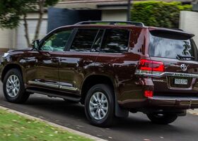 Toyota Land Cruiser 2017 на тест-драйве, фото 6