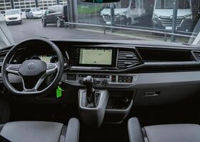 Фольксваген T6.1 Transporter 2023 у Європі на Automoto.ua Чорний Фольксваген T6.1 Transporter, об'ємом двигуна 1.97 л та пробігом 5 тис. км за 102412 $, фото 8 на Automoto.ua
