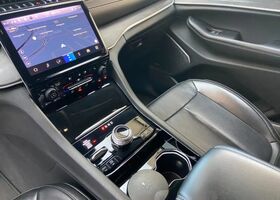 Джип Гранд Чероки 2023 в Европе на Automoto.ua Серый Джип Гранд Чероки, объемом двигателя 2 л и пробегом 29 тыс. км за 65386 $, фото 9 на Automoto.ua