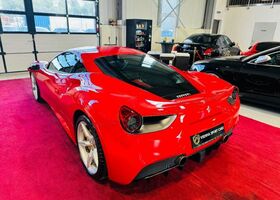 Красный Феррари 488, объемом двигателя 3.9 л и пробегом 45 тыс. км за 279559 $, фото 7 на Automoto.ua