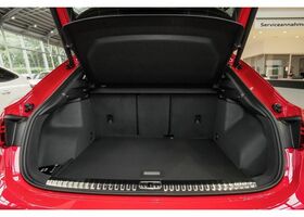 Червоний Ауді RS Q3, об'ємом двигуна 2.48 л та пробігом 6 тис. км за 72078 $, фото 12 на Automoto.ua