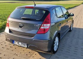 Хендай i30, объемом двигателя 1.4 л и пробегом 181 тыс. км за 4514 $, фото 13 на Automoto.ua