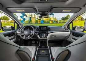 Интерьер салона новой Honda Odyssey 2021