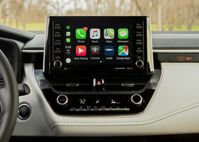 Экран системи мультимедиа Toyota Corolla 2022