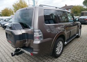Мицубиси Паджеро 2016 в Европе на Automoto.ua Мицубиси Паджеро, объемом двигателя 3.2 л и пробегом 115 тыс. км за 19800 $, фото 3 на Automoto.ua