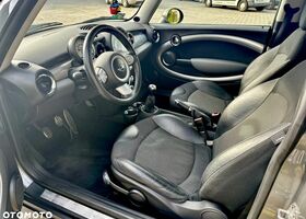 Міні Cooper S, об'ємом двигуна 1.6 л та пробігом 185 тис. км за 3888 $, фото 8 на Automoto.ua