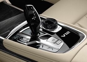 BMW 7 Series 2017 на тест-драйве, фото 8