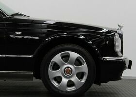 Черный Бентли Арнаж, объемом двигателя 6.76 л и пробегом 132 тыс. км за 65180 $, фото 6 на Automoto.ua