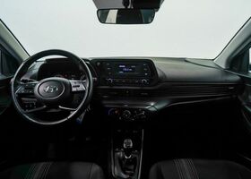 Хендай і20 2022 у Європі на Automoto.ua Синій Хендай і20, об'ємом двигуна 1 л та пробігом 72 тис. км за 16908 $, фото 11 на Automoto.ua