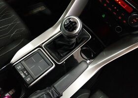 Мицубиси Eclipse Cross 2020 в Европе на Automoto.ua Красный Мицубиси Eclipse Cross, объемом двигателя 1.5 л и пробегом 29 тыс. км за 25795 $, фото 17 на Automoto.ua