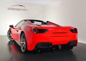 Красный Феррари 488, объемом двигателя 3.9 л и пробегом 36 тыс. км за 263617 $, фото 8 на Automoto.ua