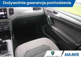 Фольксваген Гольф Спортсван, об'ємом двигуна 1 л та пробігом 80 тис. км за 13823 $, фото 8 на Automoto.ua