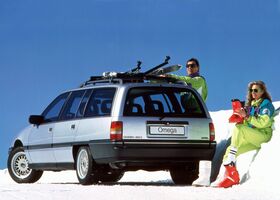 Опель Омега, Універсал 1986 - 1994 A Caravan 2.4 i