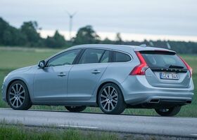 Volvo V60 2016 на тест-драйве, фото 3