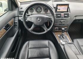 Мерседес Ц-Класс 2009 в Европе на Automoto.ua Белый Мерседес Ц-Класс, объемом двигателя 1 л и пробегом 213 тыс. км за 37900 $, фото 23 на Automoto.ua
