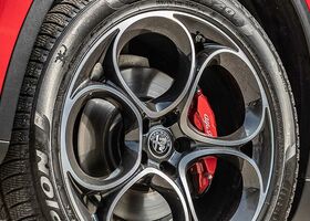 Alfa Romeo Stelvio 2019 изображение 10 Alfa Romeo Stelvio 2019 на тест-драйве, фото 10