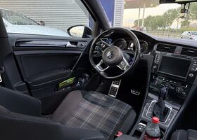 Фольксваген Гольф 2015 у Європі на Automoto.ua Сірий Фольксваген Гольф, об'ємом двигуна 1.4 л та пробігом 263 тис. км за 14424 $, фото 12 на Automoto.ua