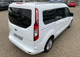 Белый Форд Grand Tourneo, объемом двигателя 1.5 л и пробегом 75 тыс. км за 25727 $, фото 16 на Automoto.ua