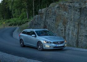 Volvo V60 2016 на тест-драйве, фото 14