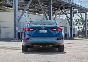 Mazda 3 2017 на тест-драйве, фото 8