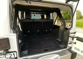 Джип Wrangler, об'ємом двигуна 3.61 л та пробігом 55 тис. км за 33693 $, фото 21 на Automoto.ua