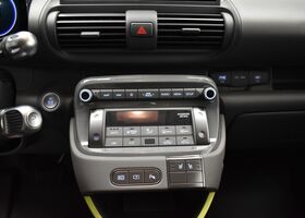 Хендай Inster 2025 в Европе на Automoto.ua Черный Хендай Inster, объемом двигателя 0 л и пробегом 10 тыс. км за 30337 $, фото 25 на Automoto.ua