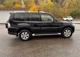 Міцубісі Паджеро 2007 у Європі на Automoto.ua Чорний Міцубісі Паджеро, об'ємом двигуна 3.2 л та пробігом 249 тис. км за 13182 $, фото 3 на Automoto.ua