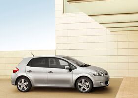 Тойота Ауріс, Хетчбек 2006 - 2012 1.6 i 16V VVT-i
