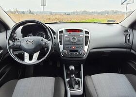 Кіа Сід, об'ємом двигуна 1.59 л та пробігом 243 тис. км за 3564 $, фото 5 на Automoto.ua