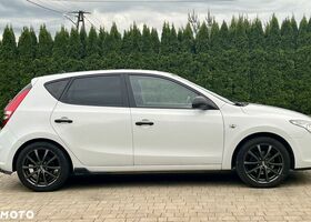 Хендай i30, объемом двигателя 1.4 л и пробегом 151 тыс. км за 4082 $, фото 17 на Automoto.ua