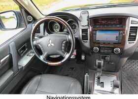 Міцубісі Паджеро 2016 у Європі на Automoto.ua Чорний Міцубісі Паджеро, об'ємом двигуна 3.2 л та пробігом 107 тис. км за 36935 $, фото 9 на Automoto.ua