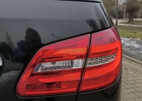 Мерседес Б-класс 2014 в Европе на Automoto.ua Черный Мерседес Б-класс, объемом двигателя 2.14 л и пробегом 237 тыс. км за 12107 $, фото 9 на Automoto.ua