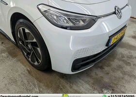 Фольксваген ID.3 2020 в Европе на Automoto.ua Белый Фольксваген ID.3, объемом двигателя 0 л и пробегом 146 тыс. км за 14762 $, фото 14 на Automoto.ua